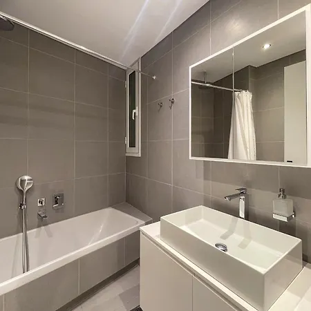 The Rockefeller 2bed 2bath Apt In Plaka *